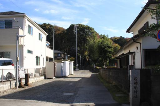 磯部勝坂　石楯尾神社